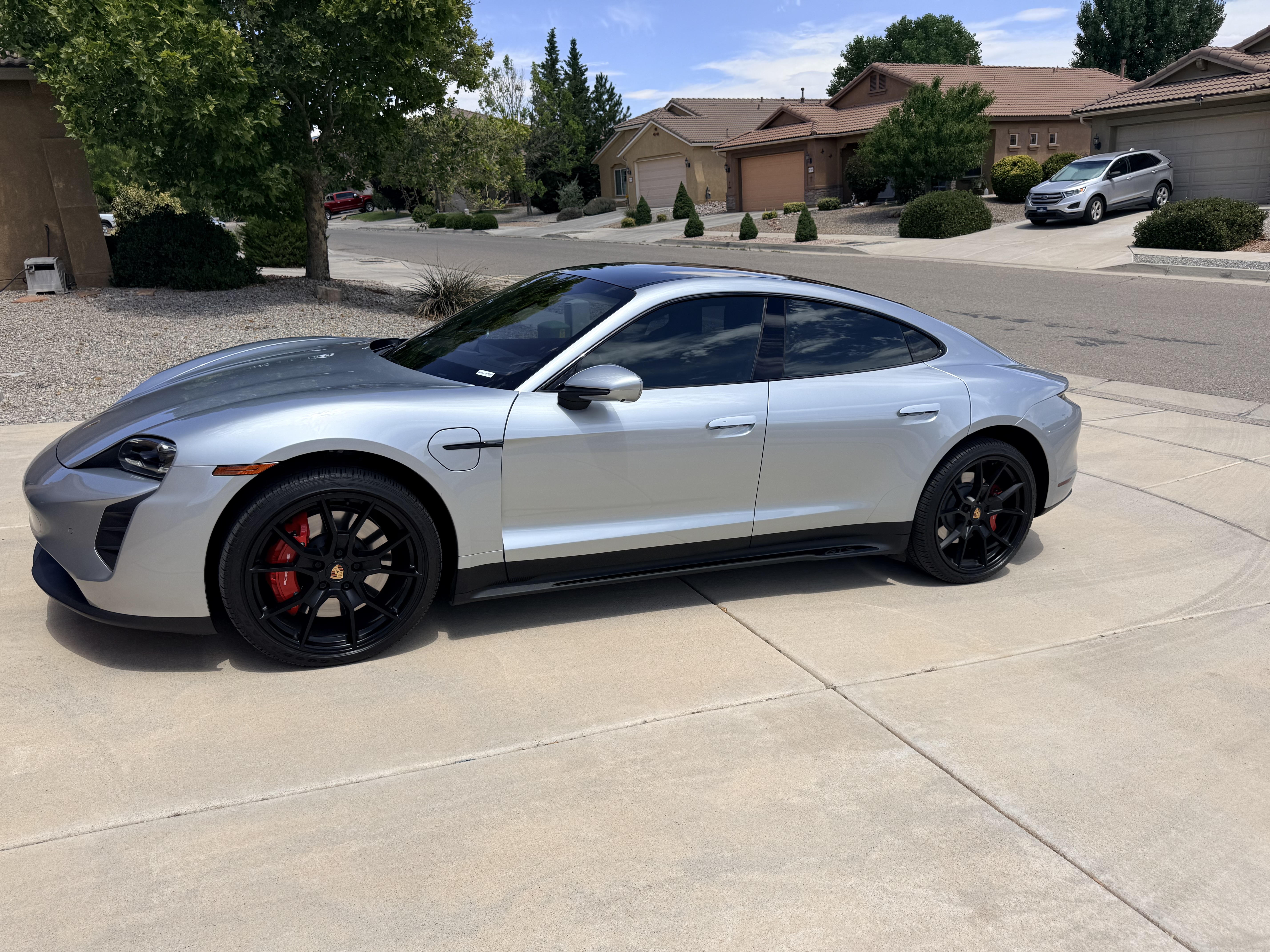Used 2022 Porsche Taycan GTS AWD/4WD image 6