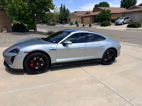 Used 2022 Porsche Taycan GTS AWD/4WD image 6