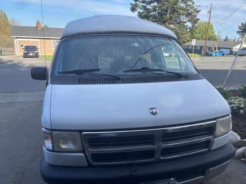 Used 1997 Dodge B2500 RWD image 16