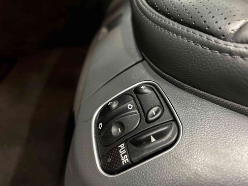 Used 2005 Mercedes-Benz SL 55 AMG image 23