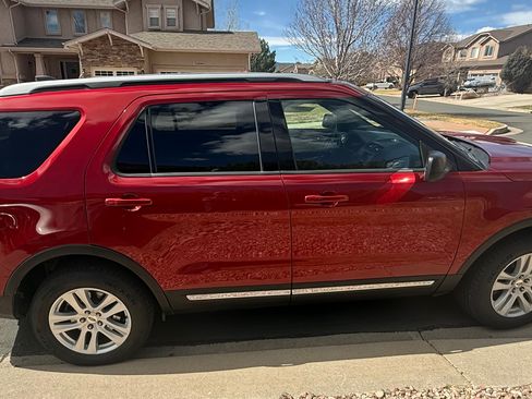 Used 2019 Ford Explorer XLT w/ Class III Trailer Tow Package image 8