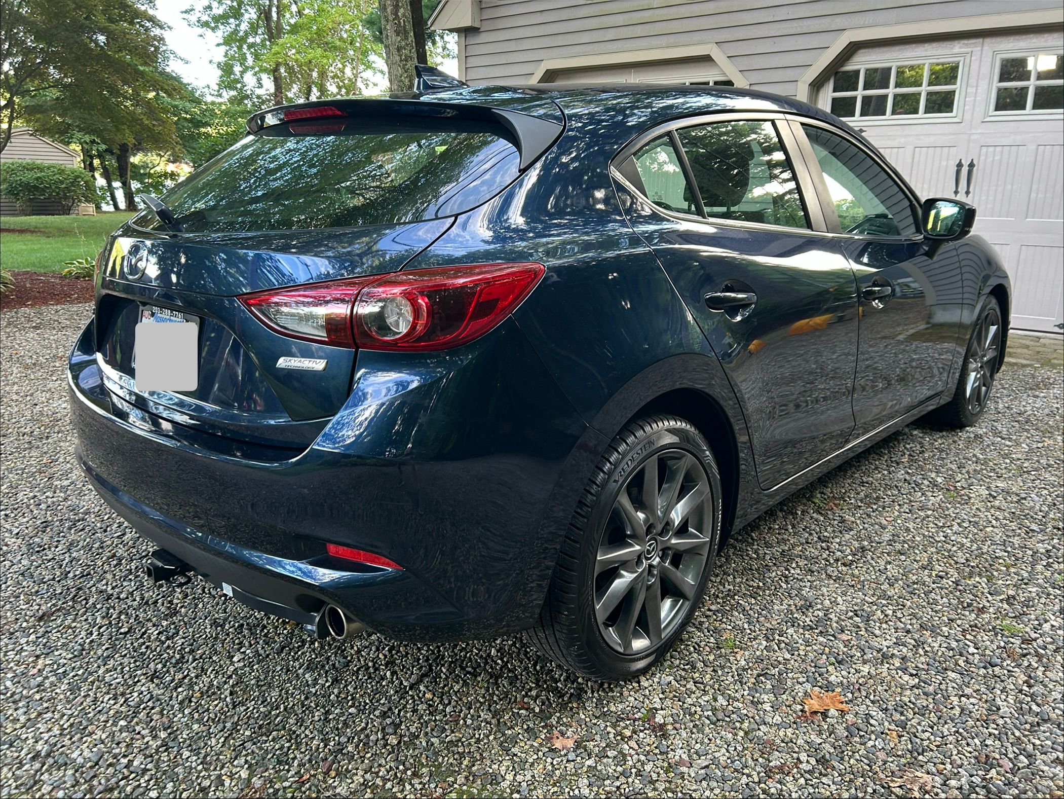Used 2018 MAZDA MAZDA3 Grand Touring w/ Premium Equipment Package FWD image 6