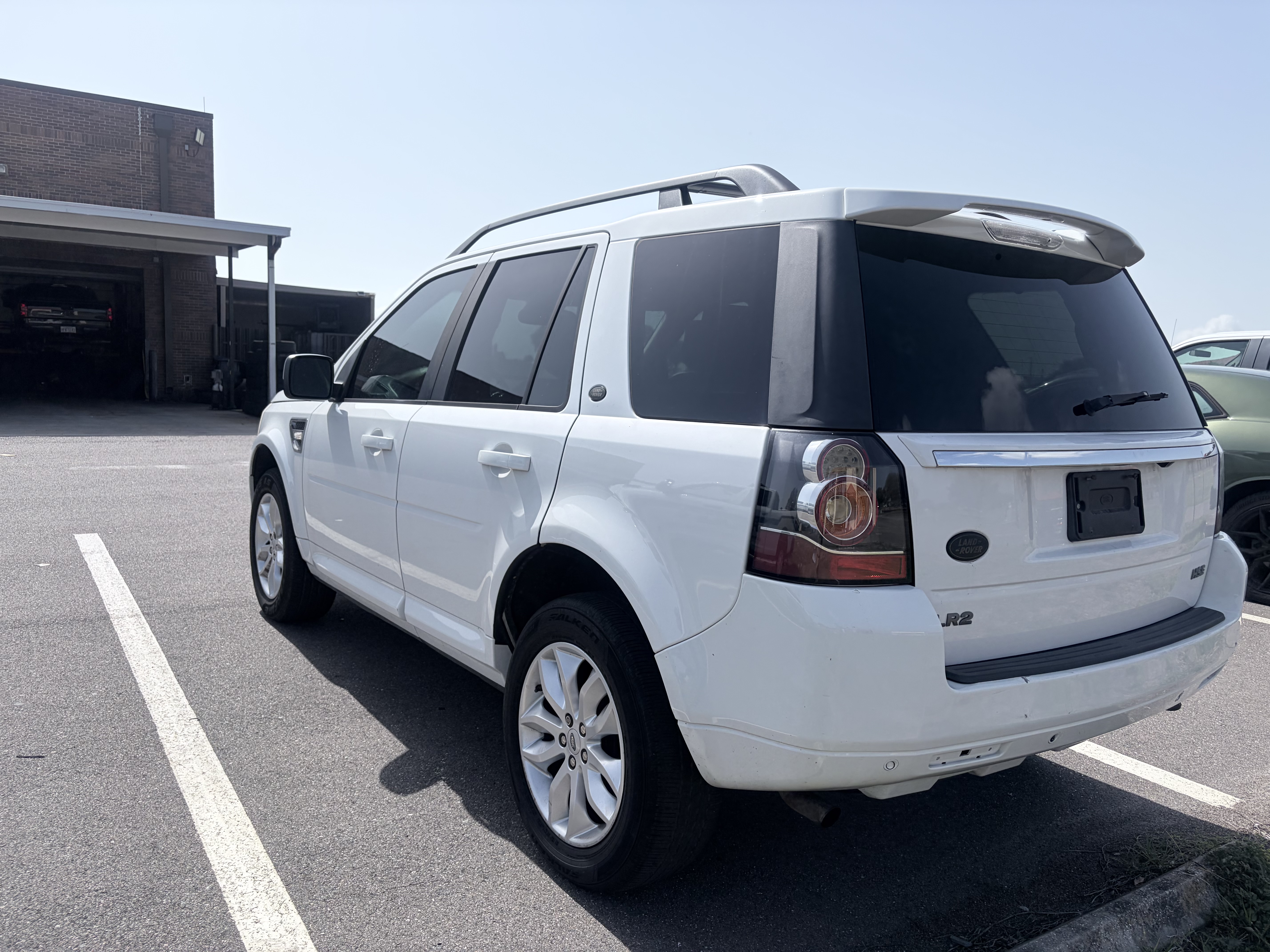 Used 2014 Land Rover LR2 HSE AWD/4WD image 11