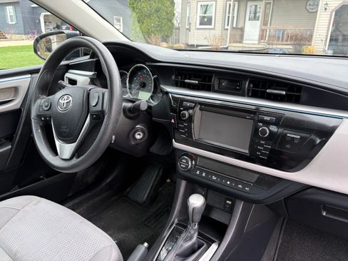 Used 2016 Toyota Corolla LE image 10