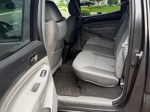 Used 2015 Toyota Tacoma 4x4 Double Cab w/ TRD Off-Road Package image 9