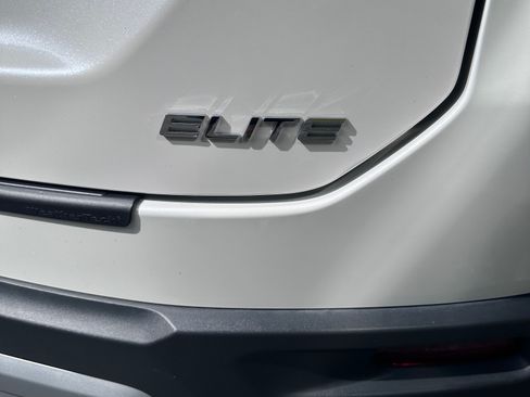 Used 2025 Honda Pilot Elite image 4