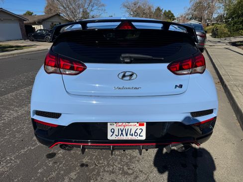 Used 2022 Hyundai Veloster N image 6