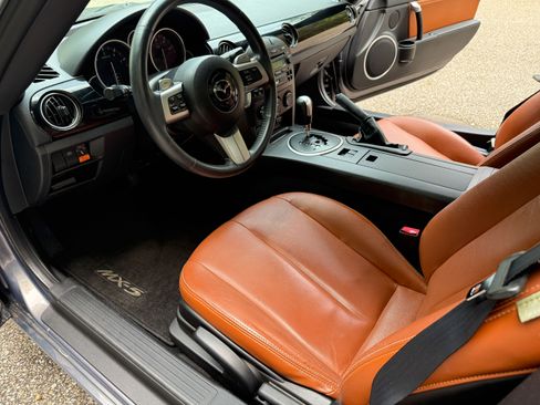 Used 2008 MAZDA MX-5 Miata Grand Touring w/ Premium Pkg image 17