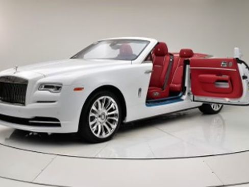 Used 2018 Rolls-Royce Dawn image 1