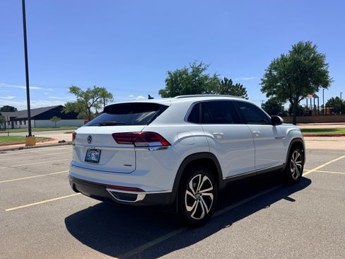 Used 2022 Volkswagen Atlas Cross Sport SEL AWD/4WD image 11