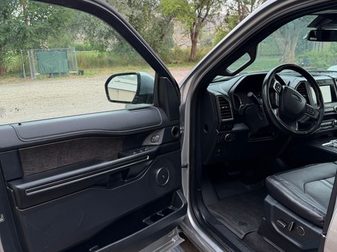 Used 2021 Ford Expedition Max Limited AWD/4WD image 9