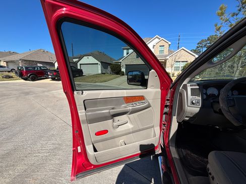 Used 2006 Dodge Ram 2500 Truck SLT image 19