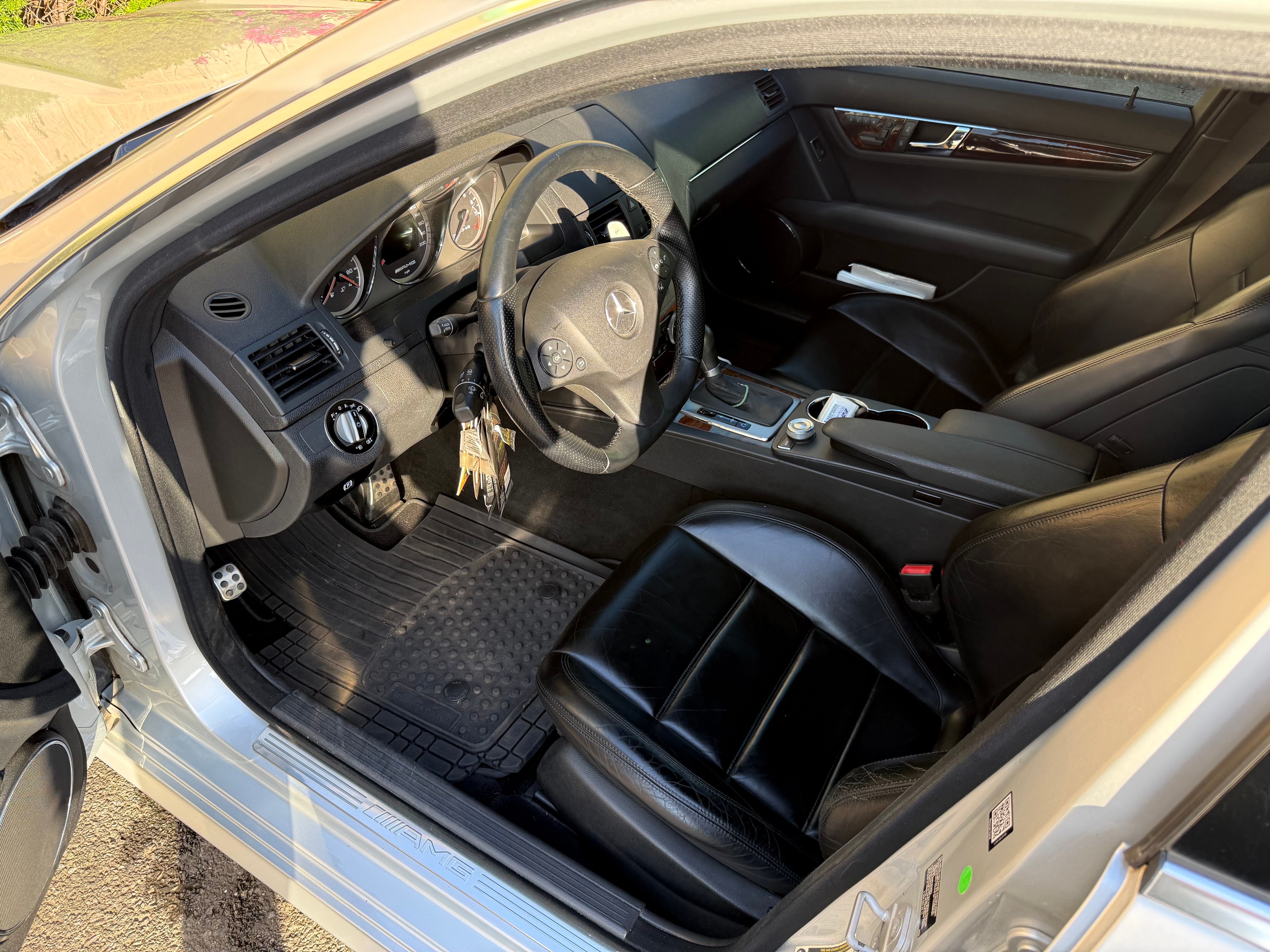 Used 2010 Mercedes-Benz C 63 AMG Sedan image 8