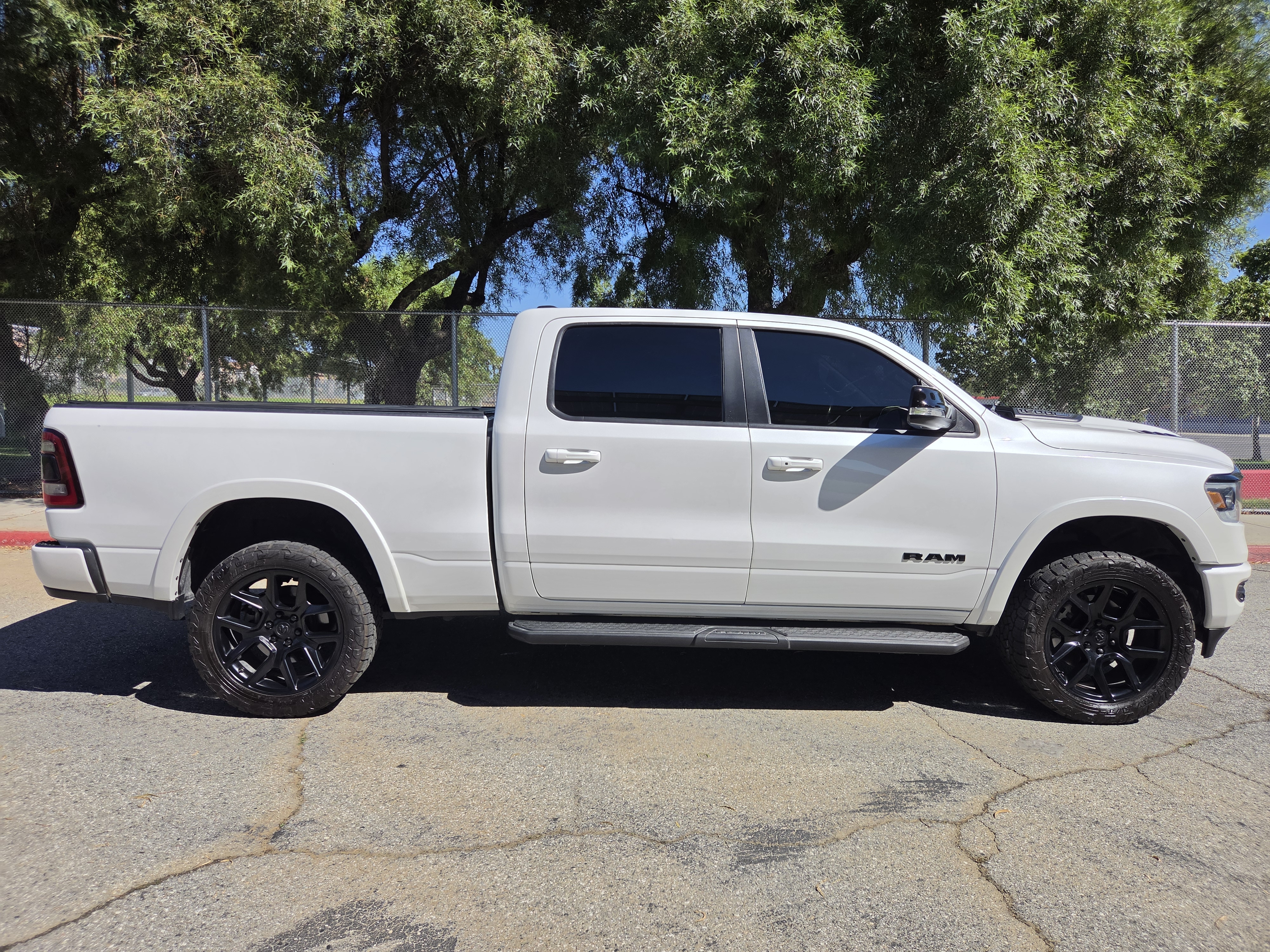 Used 2022 RAM 1500 Laramie AWD/4WD image 9
