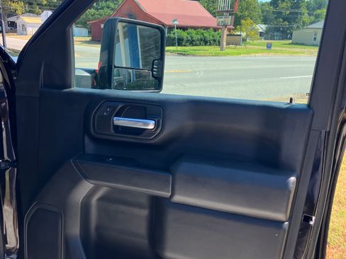 Used 2026 Chevrolet Silverado 2500 Custom AWD/4WD image 13