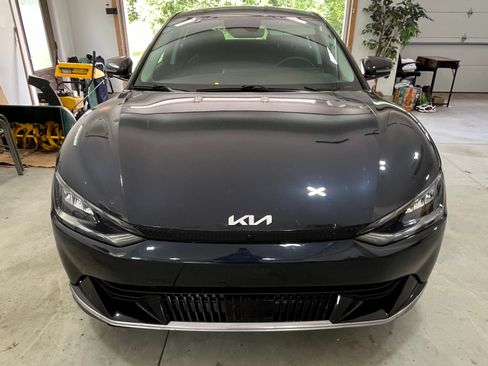 Used 2022 Kia EV6 Wind w/ Wind Technology Package AWD/4WD image 1