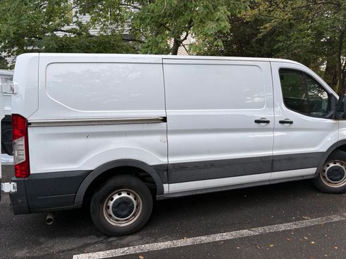 Used 2024 Ford Transit 150 Low Roof w/ Load Area Protection Package RWD image 4