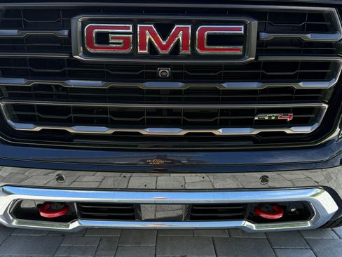 Used 2025 GMC Yukon XL AT4 Ultimate image 4