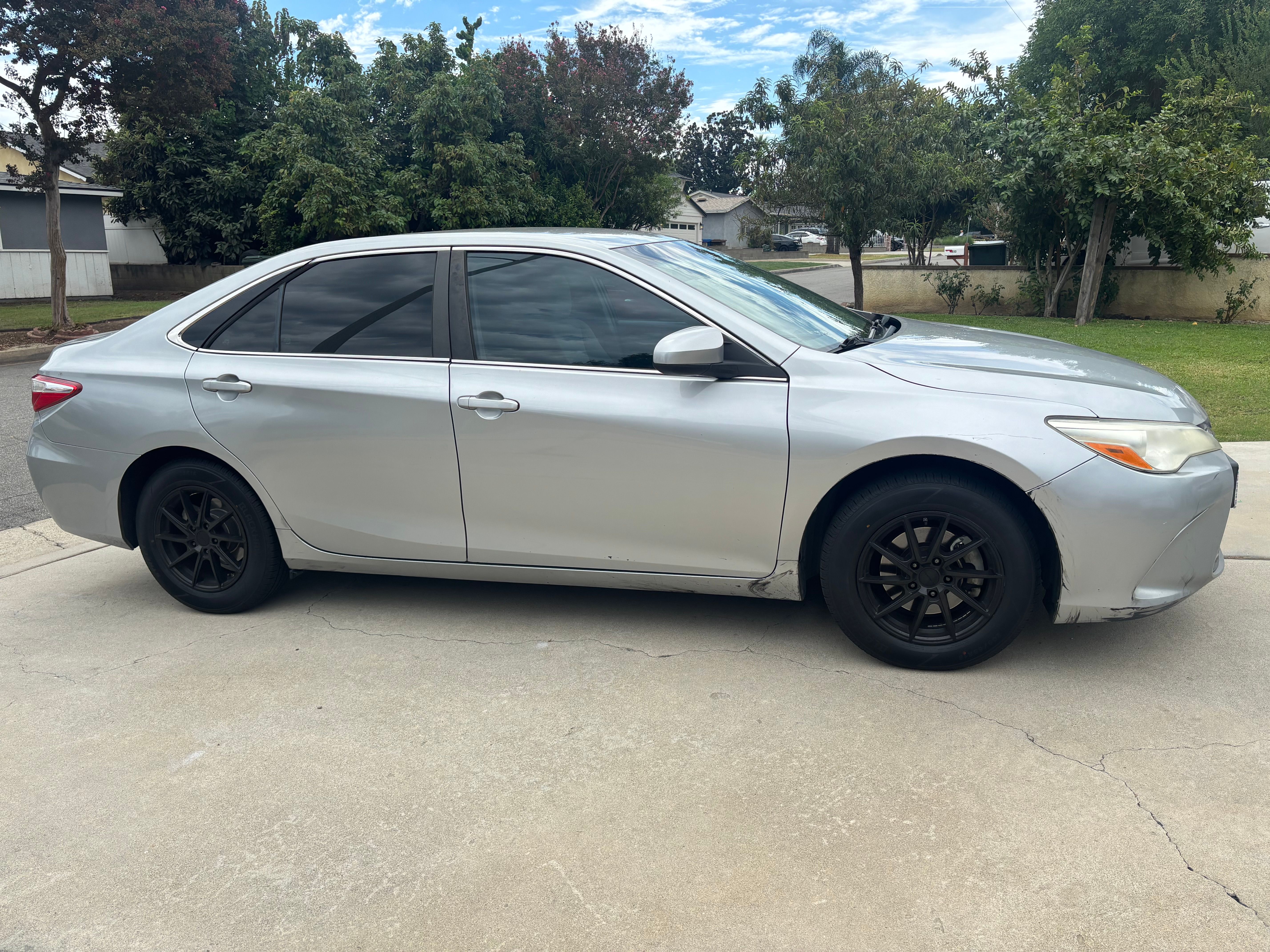 Used 2016 Toyota Camry LE FWD image 4
