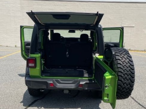 Used 2025 Jeep Wrangler Sport AWD/4WD image 17