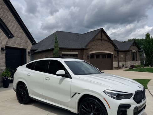 Used 2023 BMW X6 xDrive40i w/ M Sport Package AWD/4WD image 1