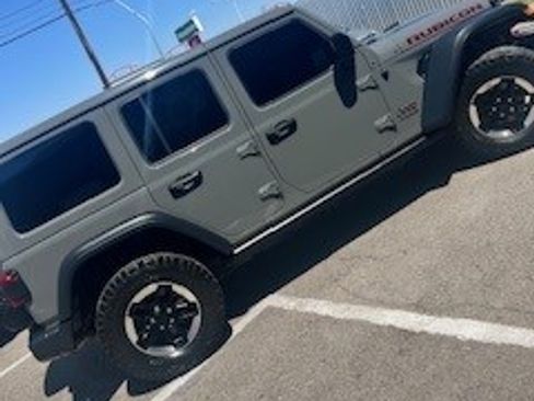 Used 2021 Jeep Wrangler Unlimited Rubicon image 2