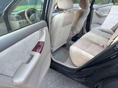 Used 2007 Toyota Corolla LE w/ Preferred Accessory Pkg FWD image 17
