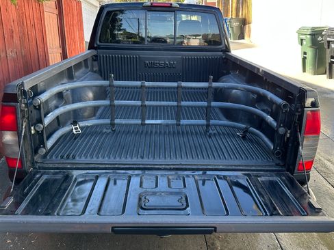 Used 2002 Nissan Frontier XE RWD image 10