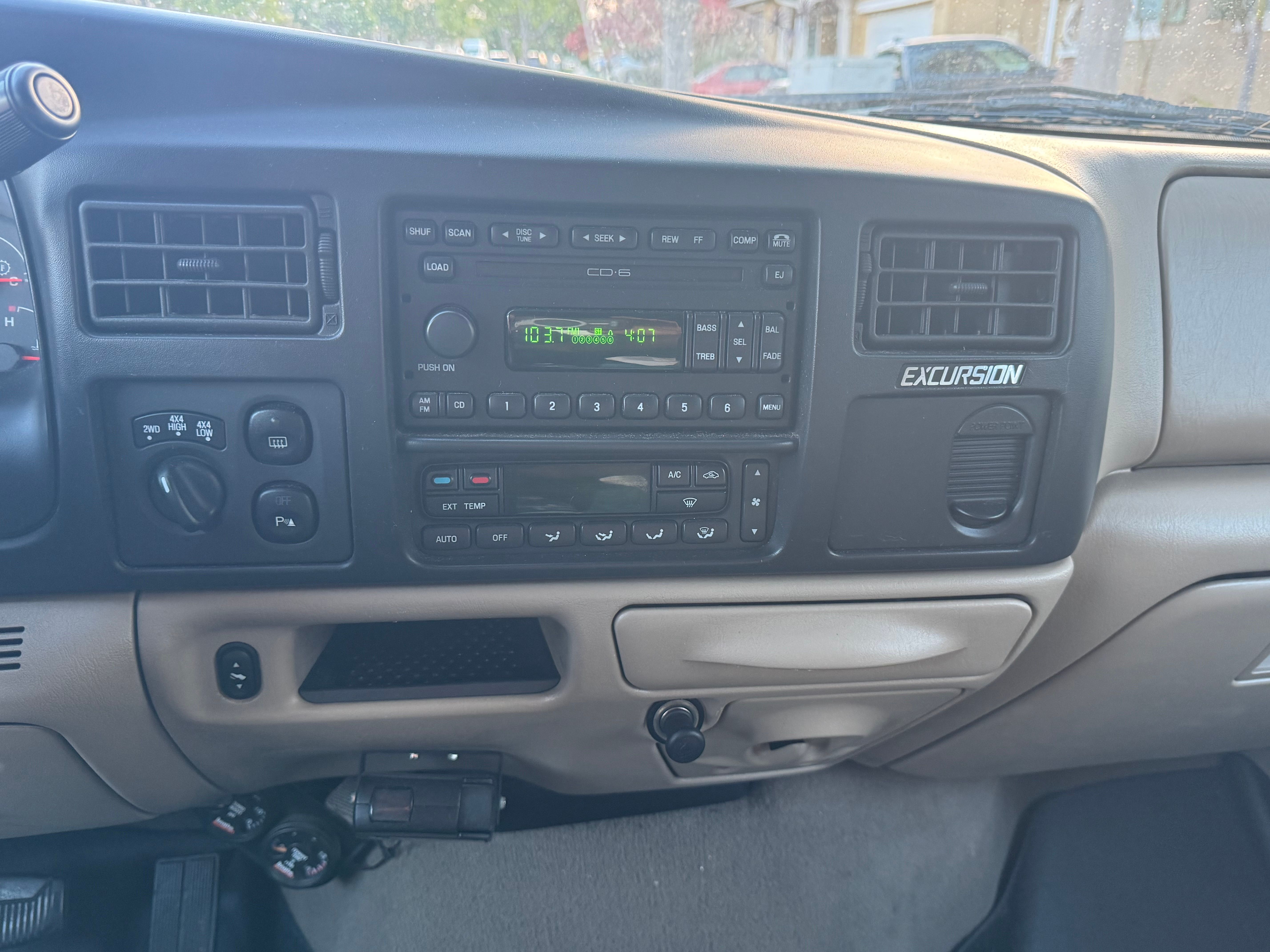 Used 2005 Ford Excursion Limited AWD/4WD image 11