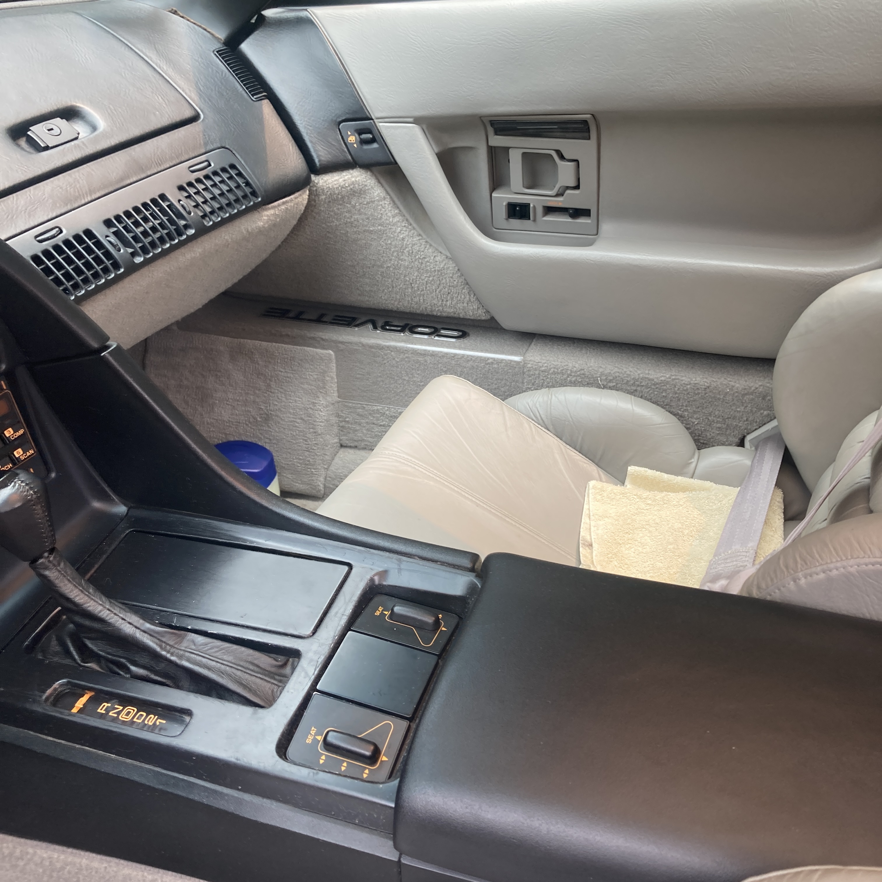 Used 1993 Chevrolet Corvette Coupe RWD image 17