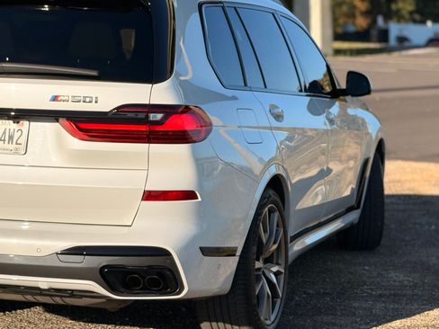 Used 2022 BMW X7 M50i image 18
