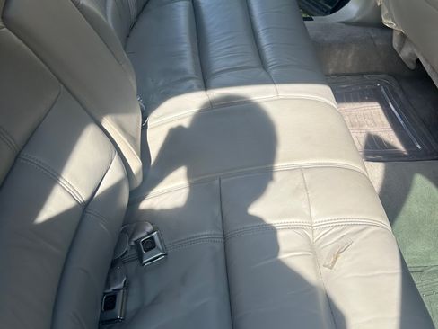 Used 1993 Cadillac Fleetwood Sedan RWD image 15
