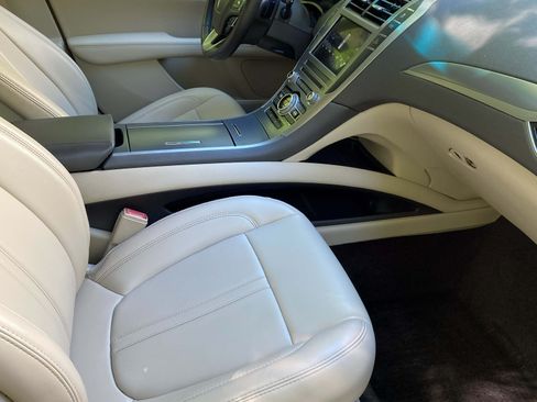 Used 2017 Lincoln MKZ Premiere AWD/4WD image 11