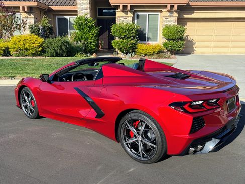 Used 2022 Chevrolet Corvette Stingray Preferred Conv w/ Battery Protection Package RWD image 8