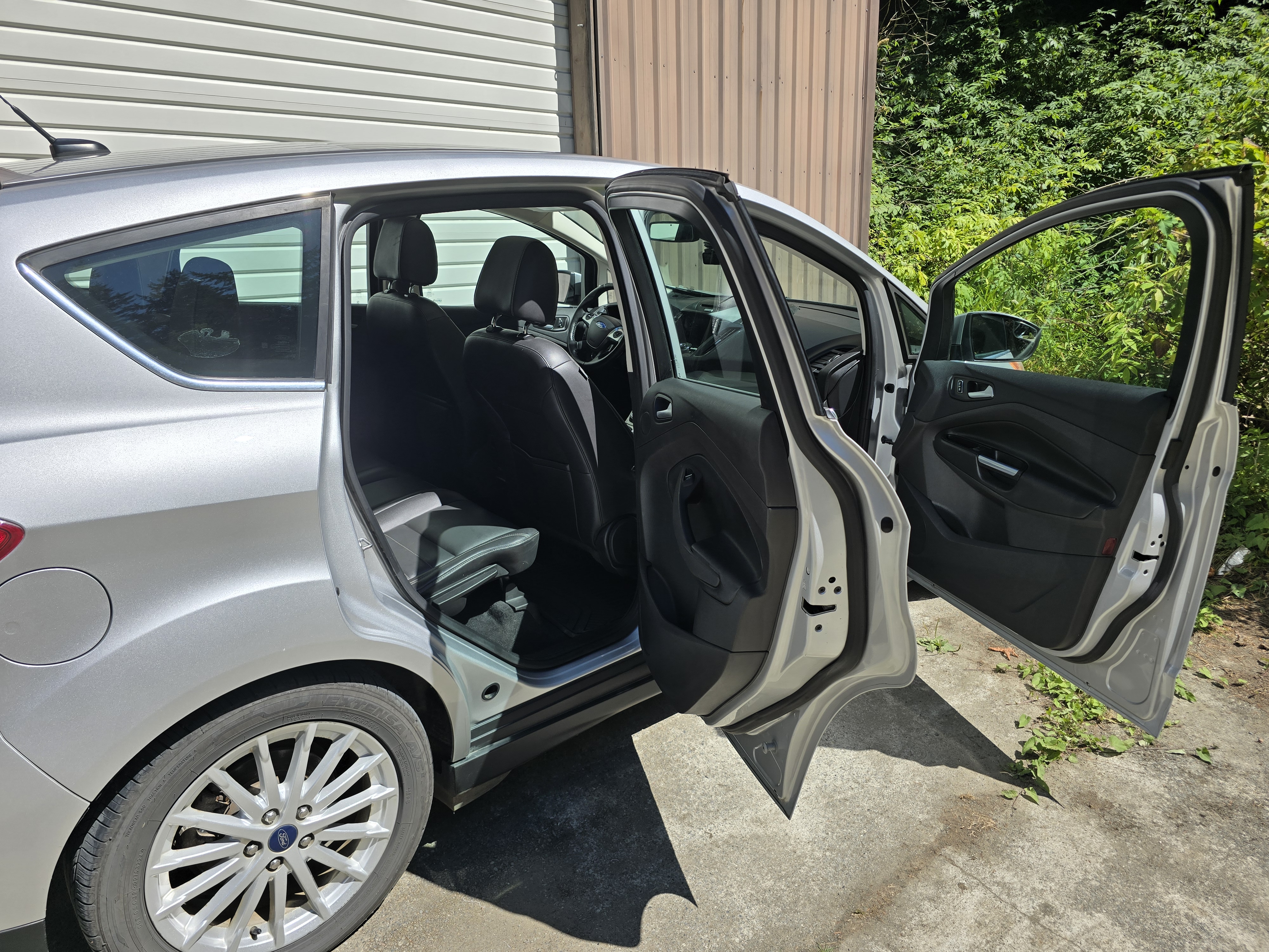 Used 2016 Ford C-MAX Energi SEL w/ Equipment Group 303A FWD image 13