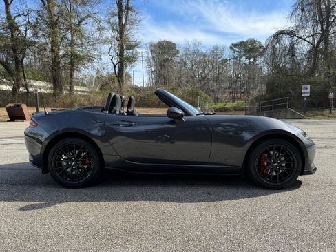 Used 2017 MAZDA MX-5 Miata Club w/ Brembo/BBS Package image 8