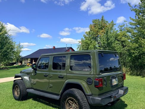 Used 2021 Jeep Wrangler Unlimited Sahara w/ Uconnect 4C Nav & Sound Group AWD/4WD image 5