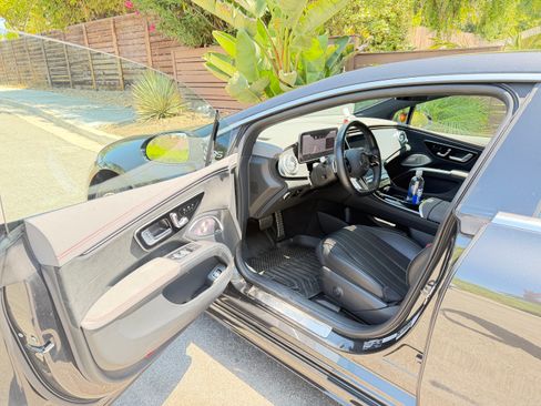 Used 2022 Mercedes-Benz EQS 450+ Sedan image 6