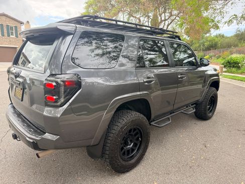 Used 2020 Toyota 4Runner TRD Off-Road Premium w/ Moonroof Package AWD/4WD image 6