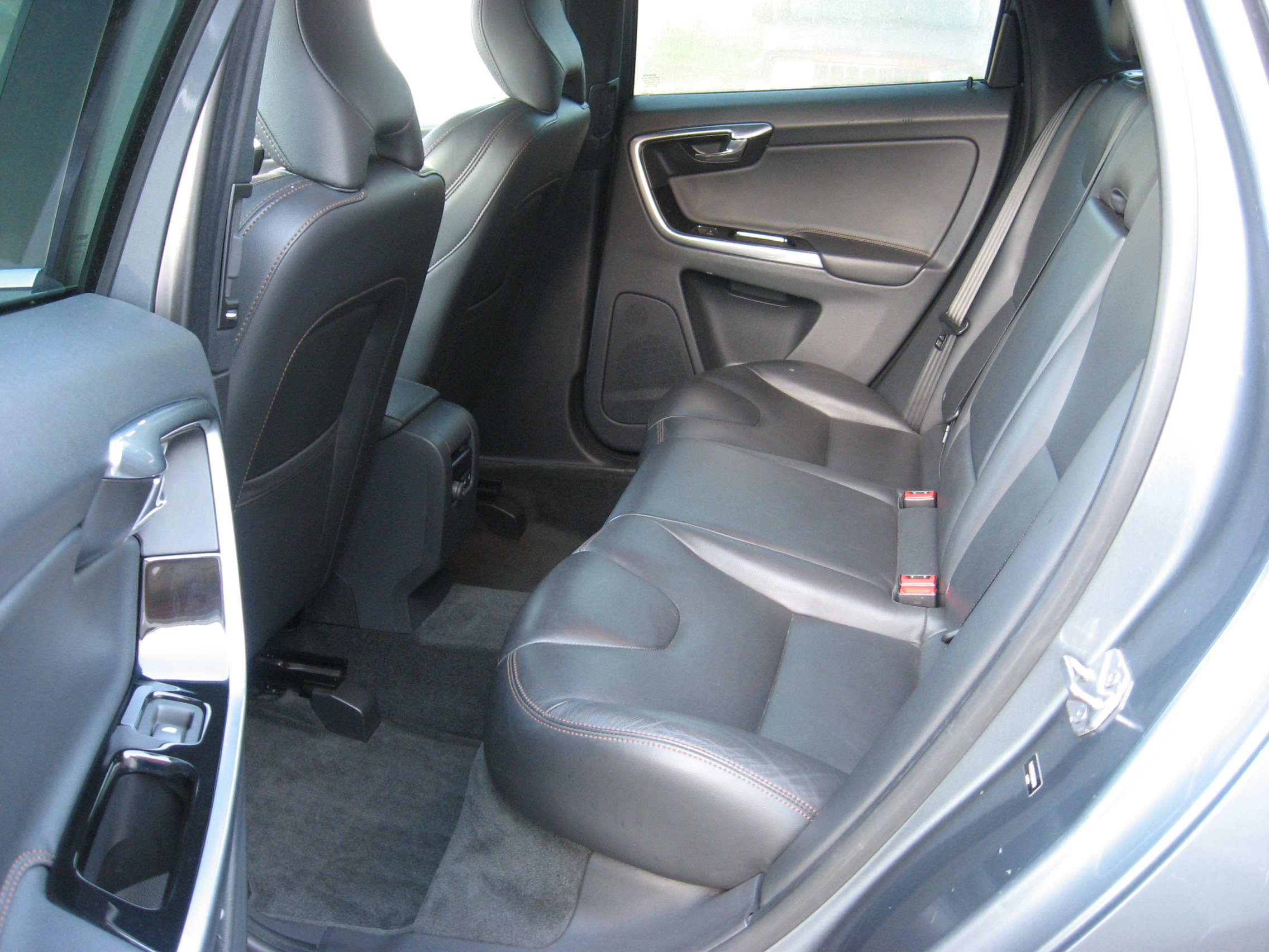 Used 2016 Volvo XC60 T5 Platinum AWD/4WD image 13