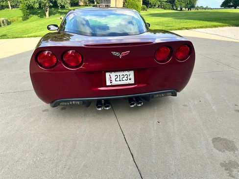 Used 2007 Chevrolet Corvette Coupe w/ Preferred Equipment Group RWD image 8