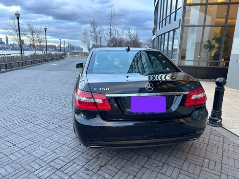 Used 2011 Mercedes-Benz E 350 Sedan image 4