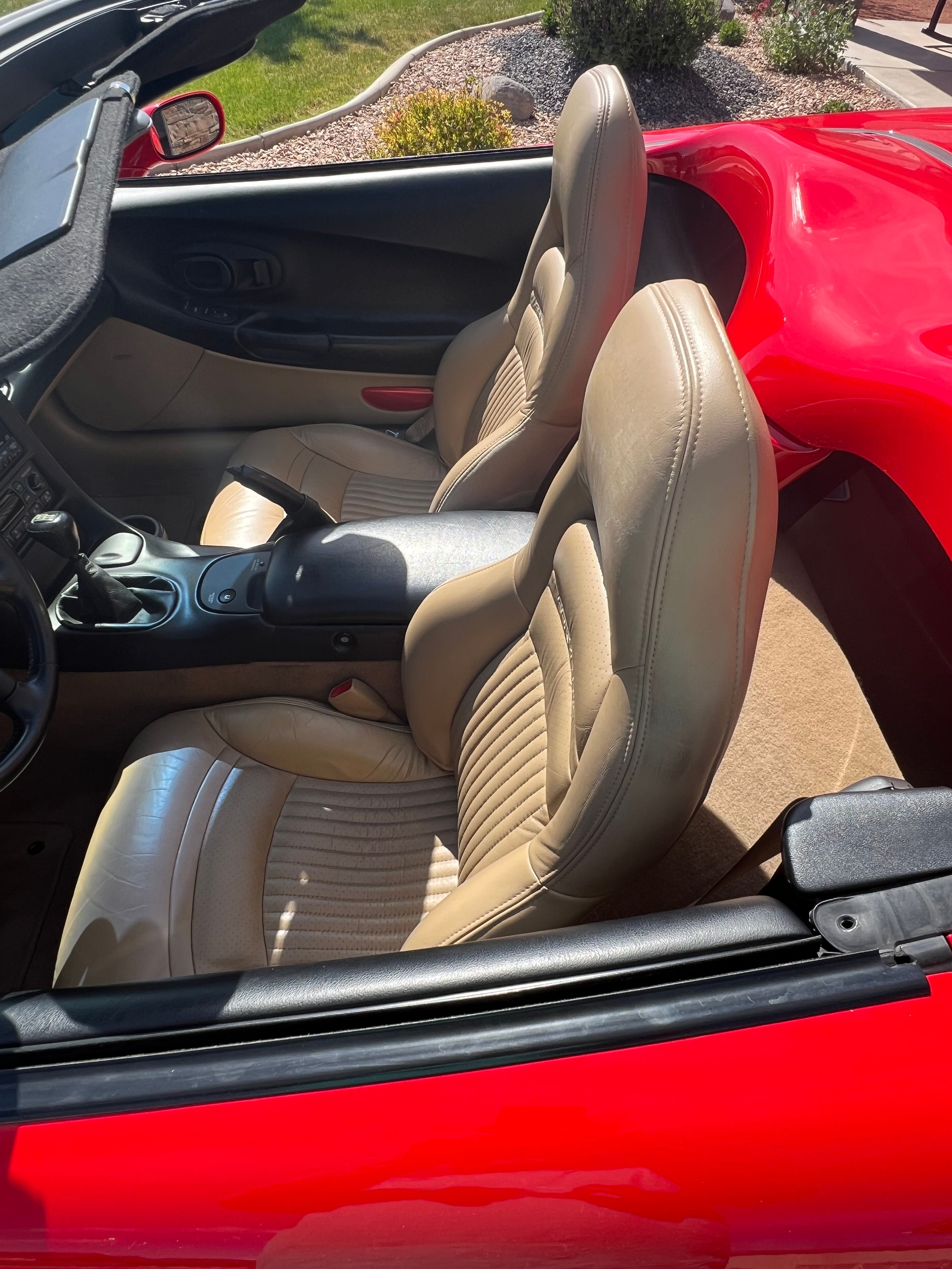 Used 2001 Chevrolet Corvette Convertible w/ Preferred Equipment Group2 RWD image 8