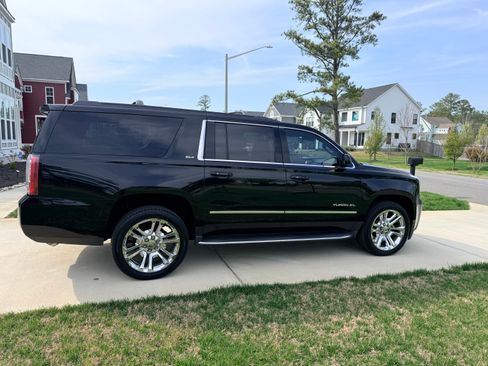Used 2018 GMC Yukon XL SLT w/ Premium Edition image 11