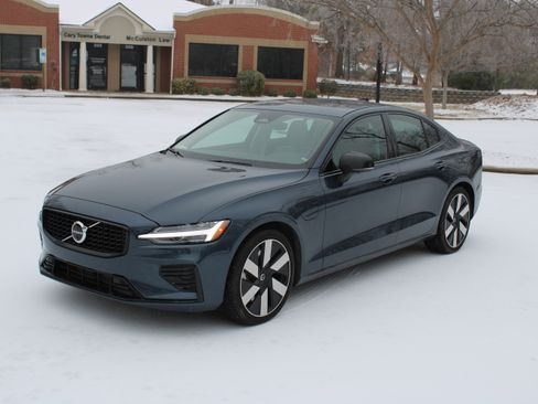 Used 2024 Volvo S60 T8 Plus w/ Protection Package Premier image 1
