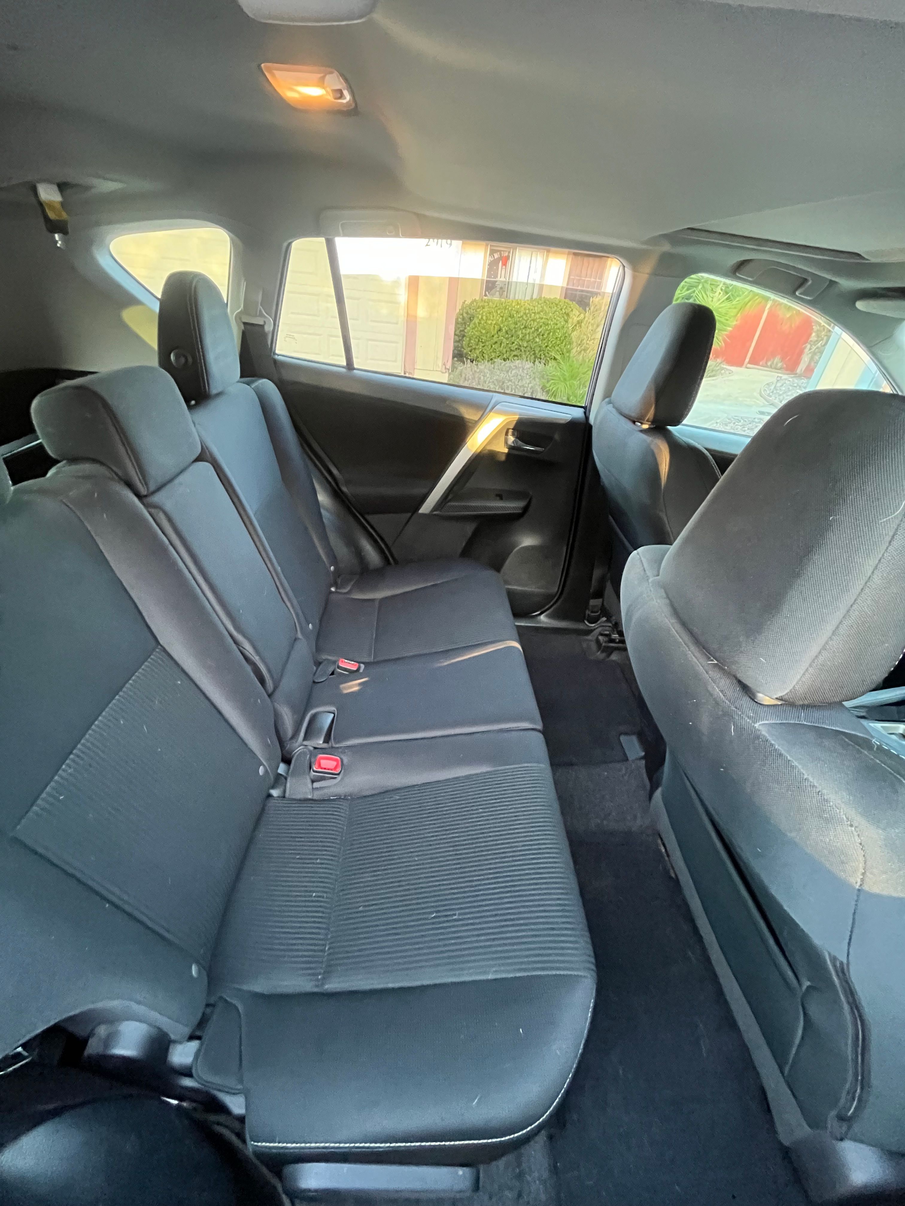 Used 2015 Toyota RAV4 XLE AWD/4WD image 5
