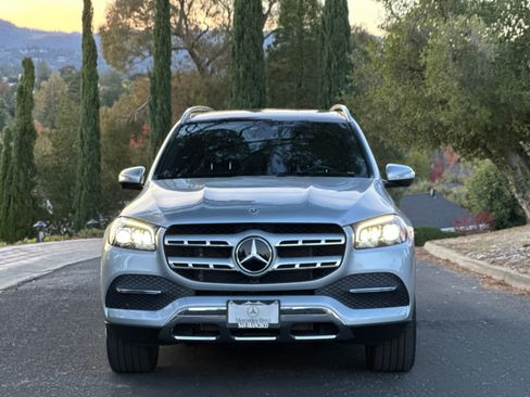 Used 2022 Mercedes-Benz GLS 450 4MATIC image 2