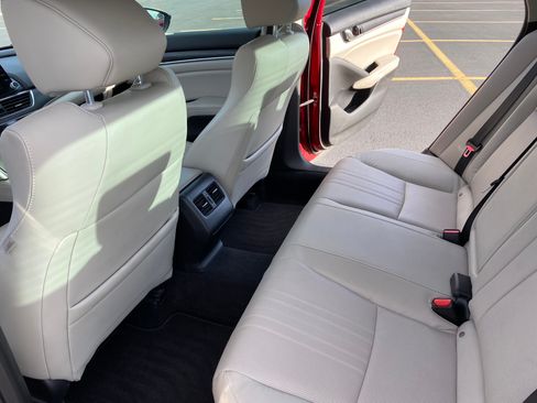 Used 2018 Honda Accord Touring image 22