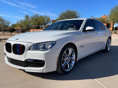 Used 2013 BMW 750Li image 4
