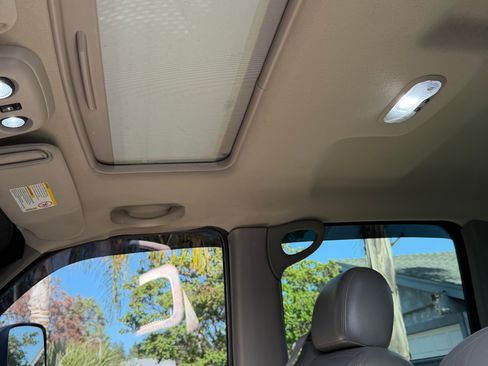 Used 2006 Chevrolet Silverado 2500 LT w/ Heavy-Duty Power Package AWD/4WD image 11